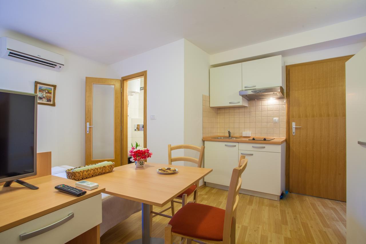 Apartments Calma Црес Екстер'єр фото